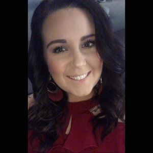 Meet your Posher, Lauren